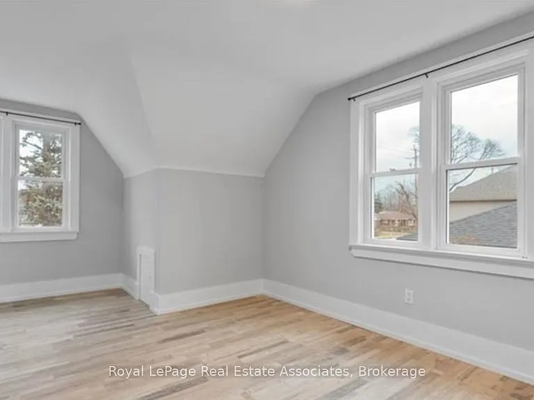 176 Park St #1 — Photo 8