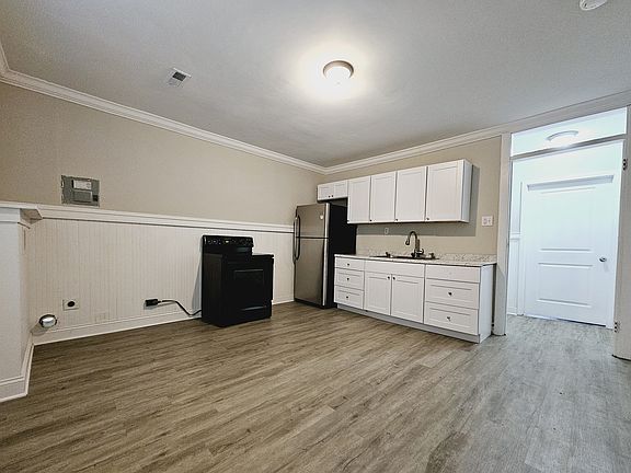 5th image of 907 W 5th Ave #3
