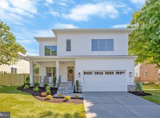 2437 N Quantico St, Arlington, VA 22207