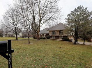 9601 S Middleton St, Lees Summit, MO 64086