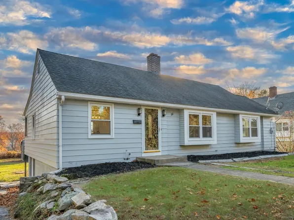 31 Lucas Park Road, Norwich, CT 06360