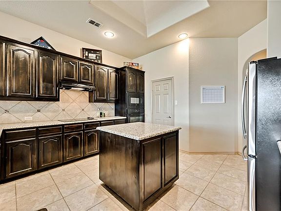 4th image of 2309 Frosted Willow Ln