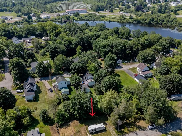 28 Albert Street, Milo, ME 04463