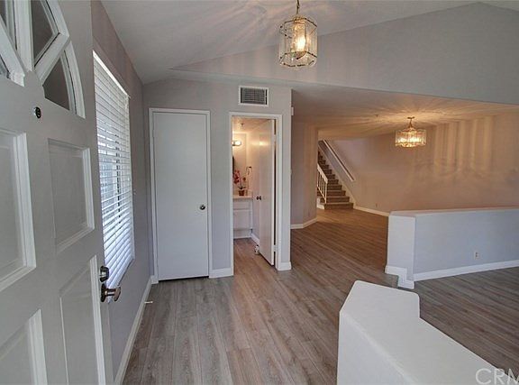 Enter to pleasant and bright home