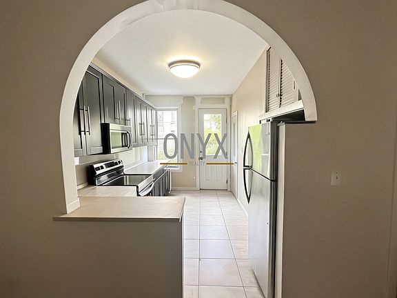 3rd image of 1679 Gates Ave APT 1L