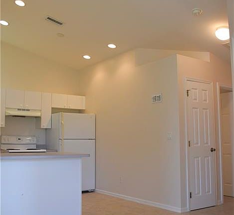3rd image of 1214 NE 8th Pl