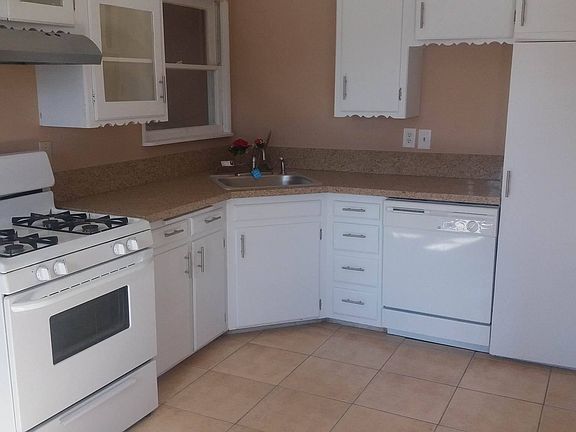 3rd image of 13078 California St