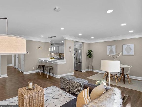 5th image of 6 Monroe St APT 201