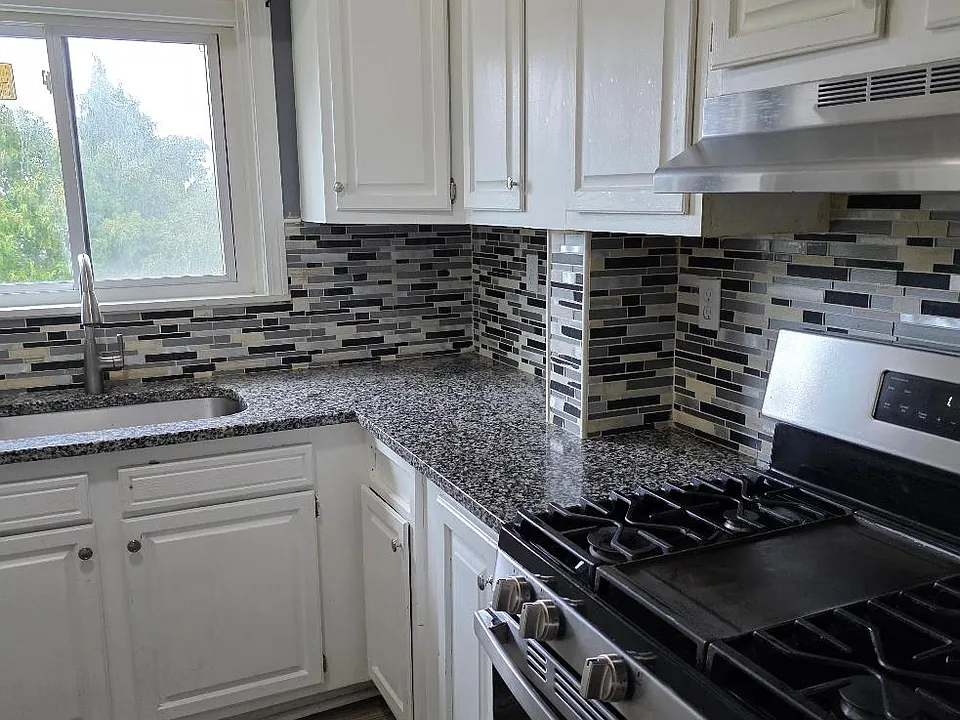 42 Mott St #2