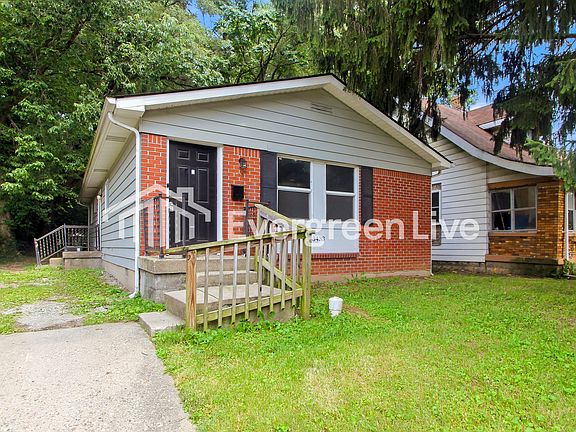 3rd image of 3433 Caroline Ave