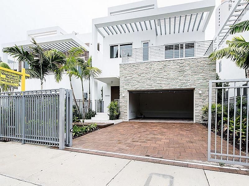 1st image of 19045 Atlantic Blvd