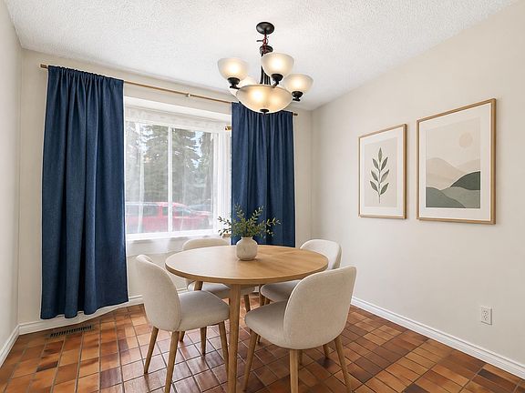 5th image of 454 20th Ave NW