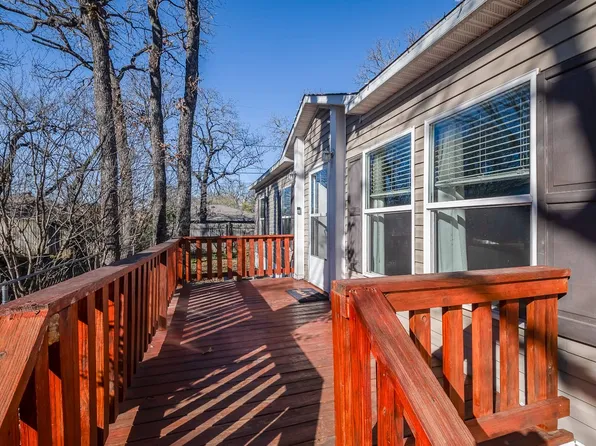 77 Thousand Oaks Dr, Mansfield, TX 76063