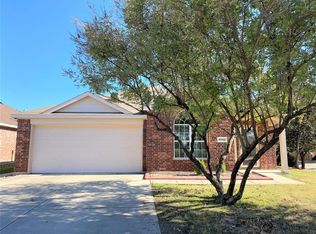 8900 Heartwood Dr, Fort Worth, TX 76244