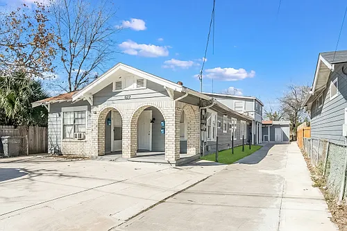 827 W Rosewood Ave #6 Photo 1