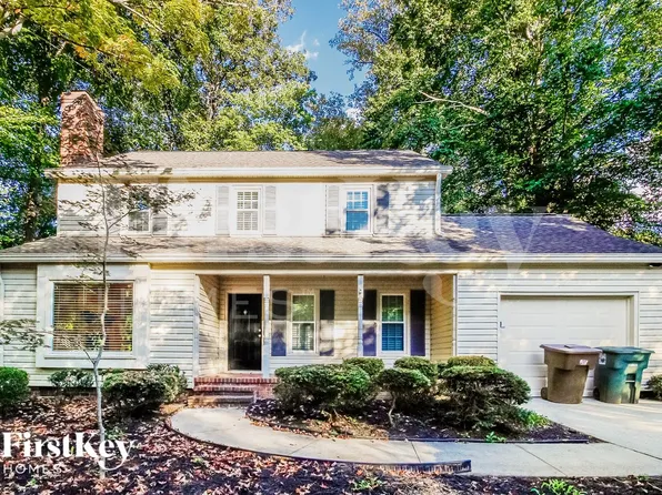 402 Willow Spring Ct, Greensboro, NC 27410