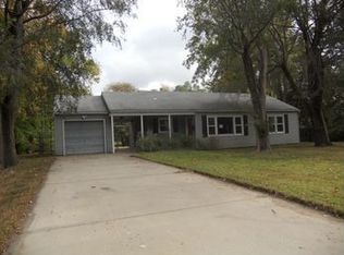 8521 Hadley St, Overland Park, KS 66212