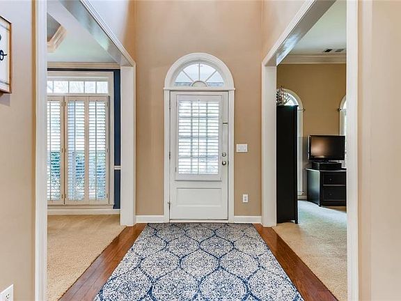 4th image of 3218 Millwood Trl SE