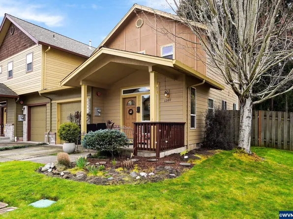 1240 Vintage Ln, Silverton, OR 97381