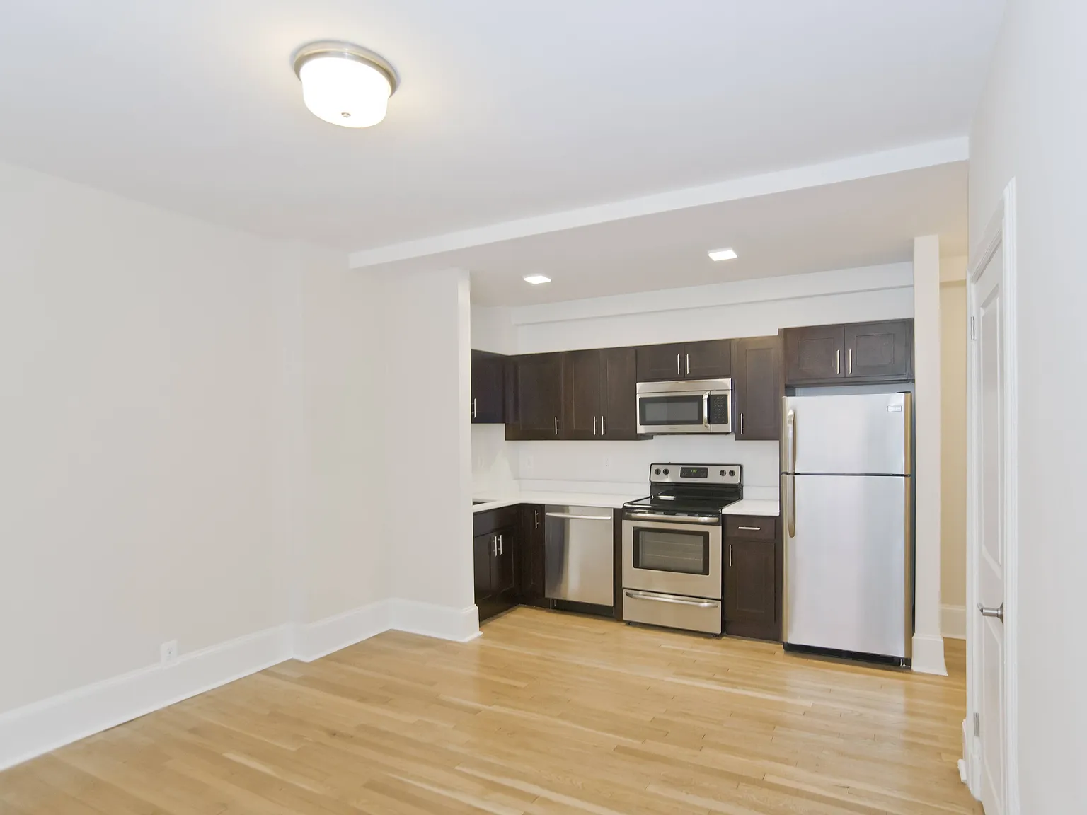 Archer Apartments — Photo 4