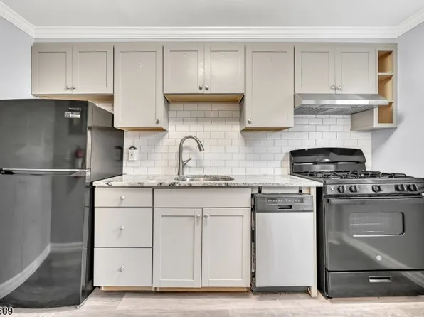 516 Brooklawn Ave #D1, Roselle Boro, NJ 07203