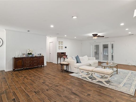 5th image of 1415 Marigold Ave