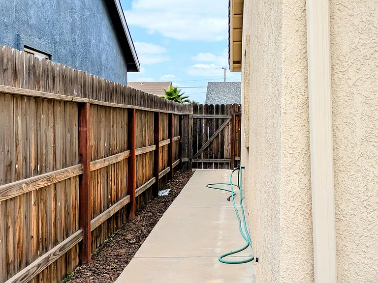 3462 Shaft St — Photo 18