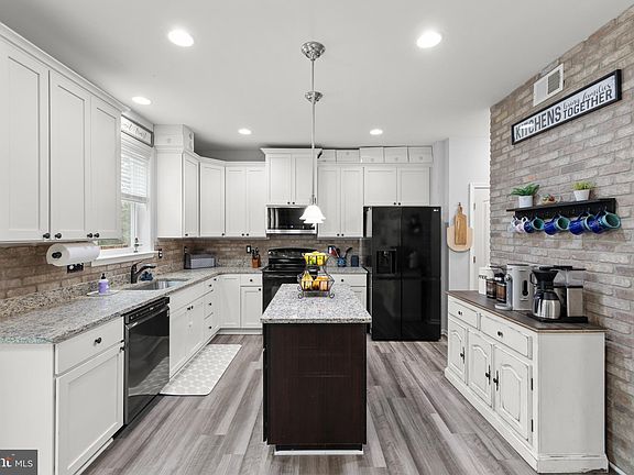 3rd image of 115 Eagle Dr