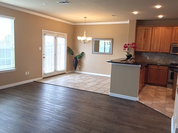 2nd image of 1101 Parmer Ln #309