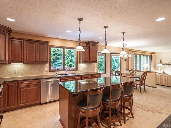 3rd image of 10140 Park Edge Dr