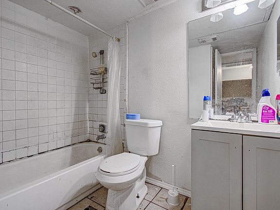4th image of 10603 S Wilcrest Dr APT 15