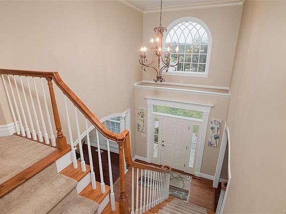3rd image of 8799 Stonebriar Dr
