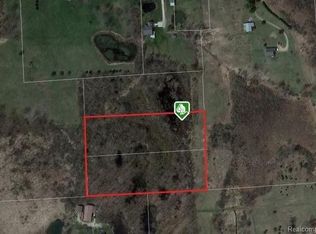 Clyde Rd, Fenton, MI 48430