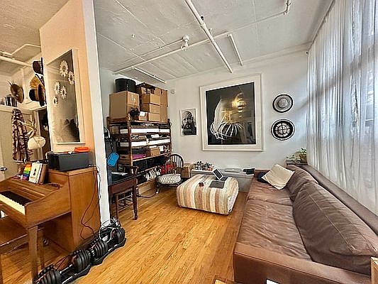 4th image of 315 Berry St APT 205
