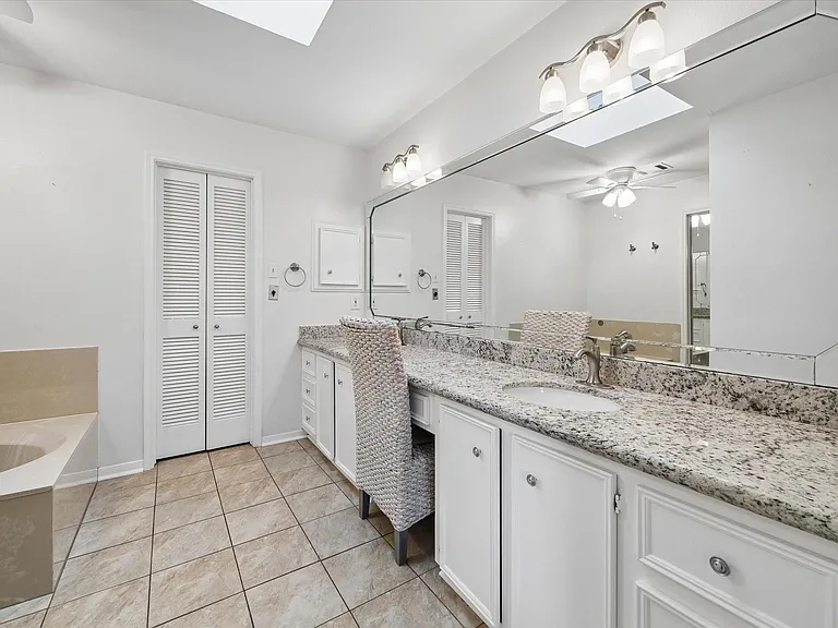 12107 Burgoyne Dr — Photo 14