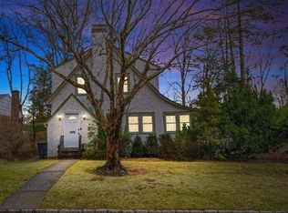 7 Brampton Ln, Great Neck, NY 11023