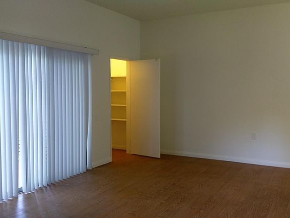 3rd image of 11116 Aqua Vista St APT 10