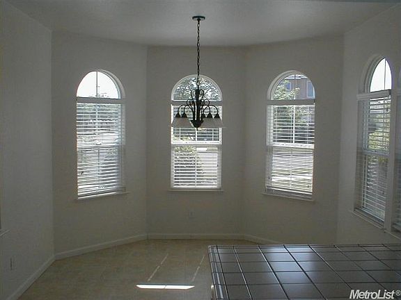 5th image of 4561 Sunny Oak Dr