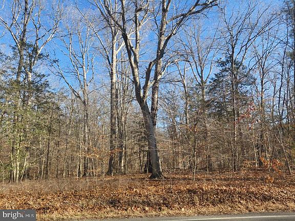 2nd image of 7060 Annapolis Woods Rd