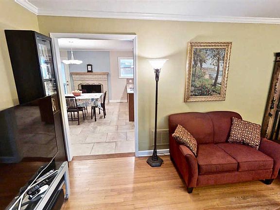 4th image of 108 Holmes Dr