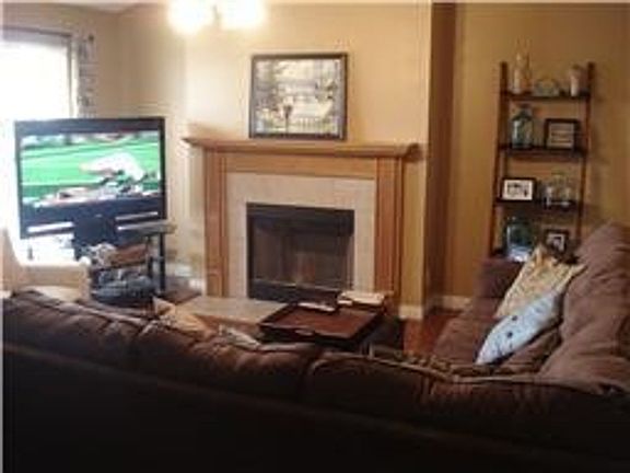 4th image of 4021 Challis Dr