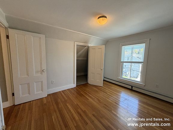 5th image of 36 Pierce St APT 3