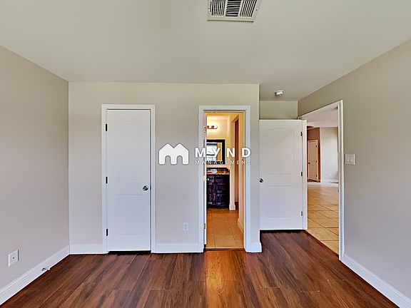 5th image of 3102 Lee Ave