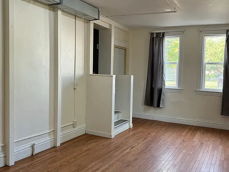 600 Grotto St N #2 — Photo 8