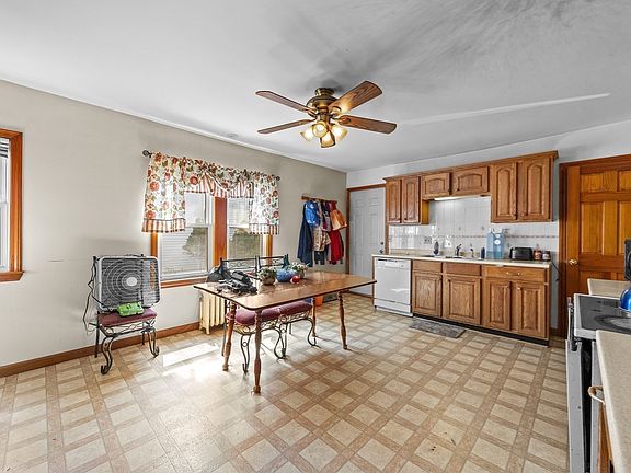 5th image of 69 Bonner St