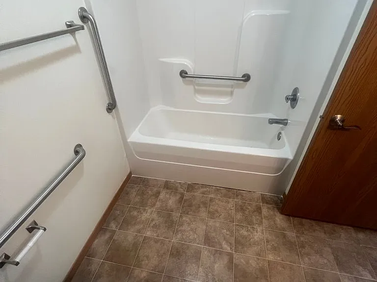 731 Illinois Ave NW — Photo 17