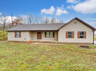 884 Darbyshire Rd, Sabina, OH 45169