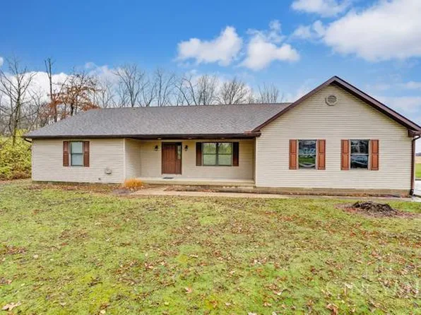 884 Darbyshire Rd, Sabina, OH 45169