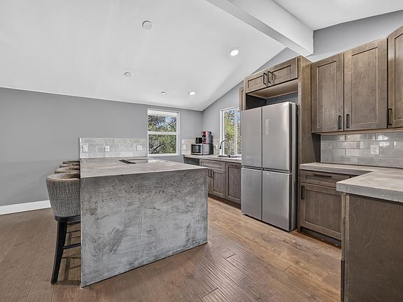 3rd image of 6161 Gallagher Rd