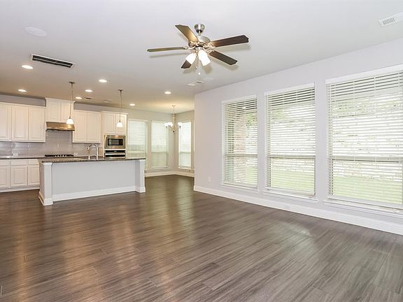 5th image of 3121 Damsel Sauvage Ln #3121